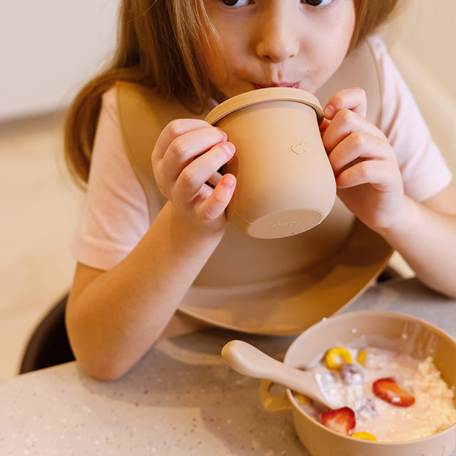 SCHAF Babygeschirr 9er Set – aus Silikon mit Saugnapf